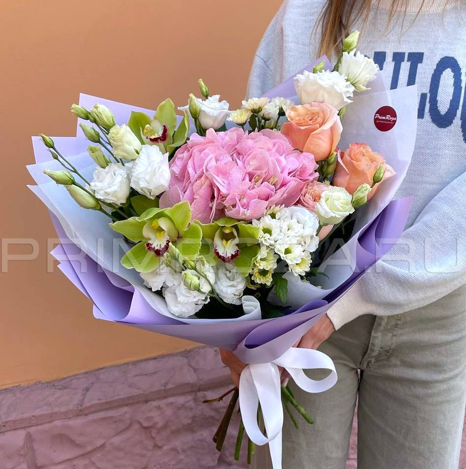 Сборный букет с гортензией #К0112 Flowers delivery Vladivostok