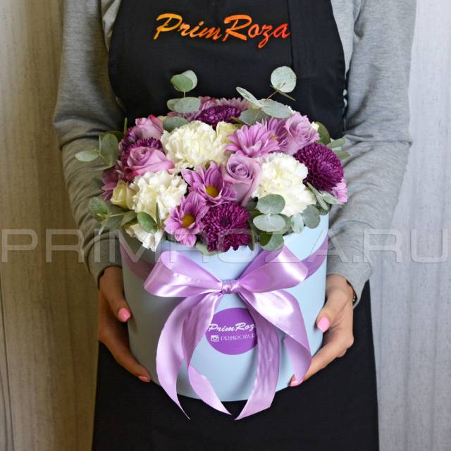 Mixed bouquet in a decorative box #A2671