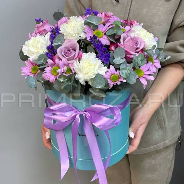 Mixed bouquet in a decorative box #A2671