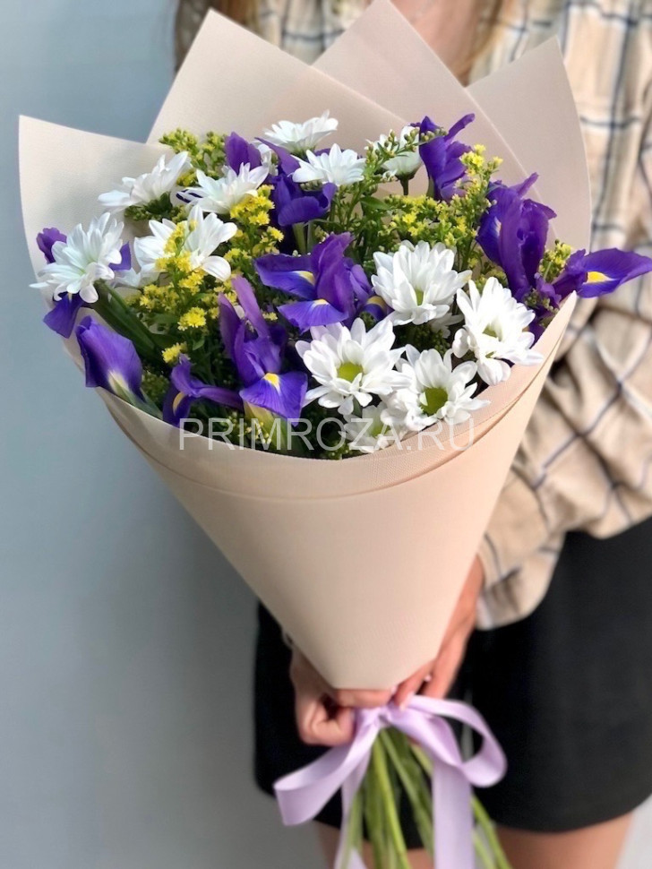 Сборный букет с ирисами и хризантемой #7351 Flowers delivery Vladivostok
