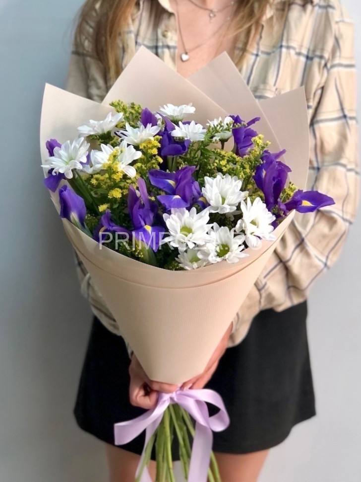Сборный букет с ирисами и хризантемой #7351 Flowers delivery Vladivostok