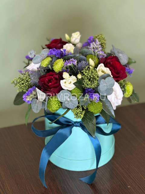 Assembled bouquet in a decorative box #A4558