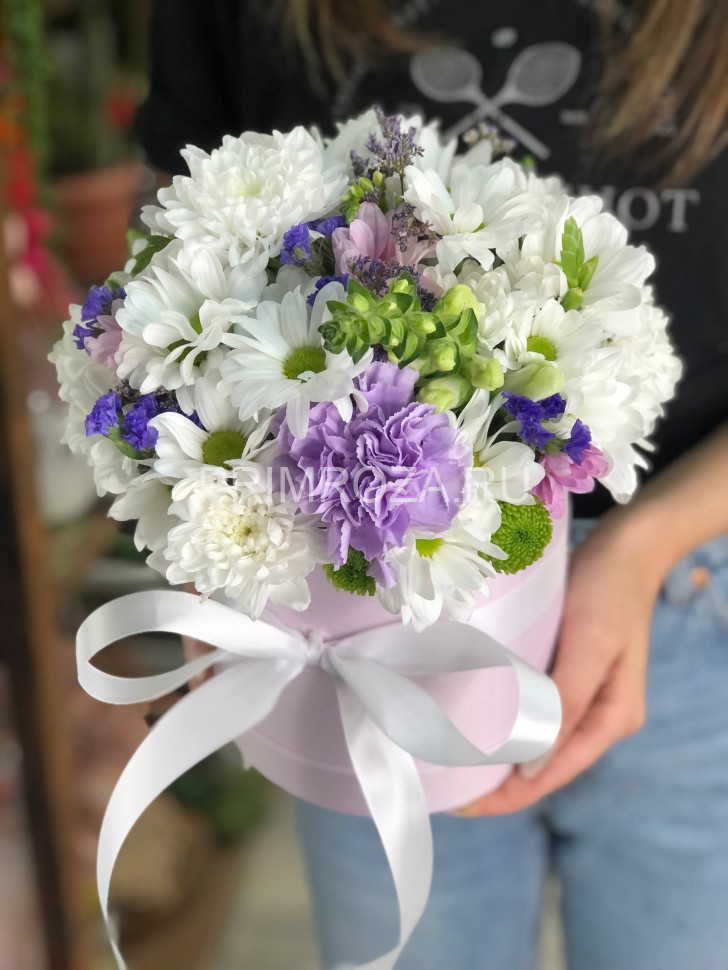 Сборный букет в декоративной коробке #A4558 Flowers delivery Vladivostok