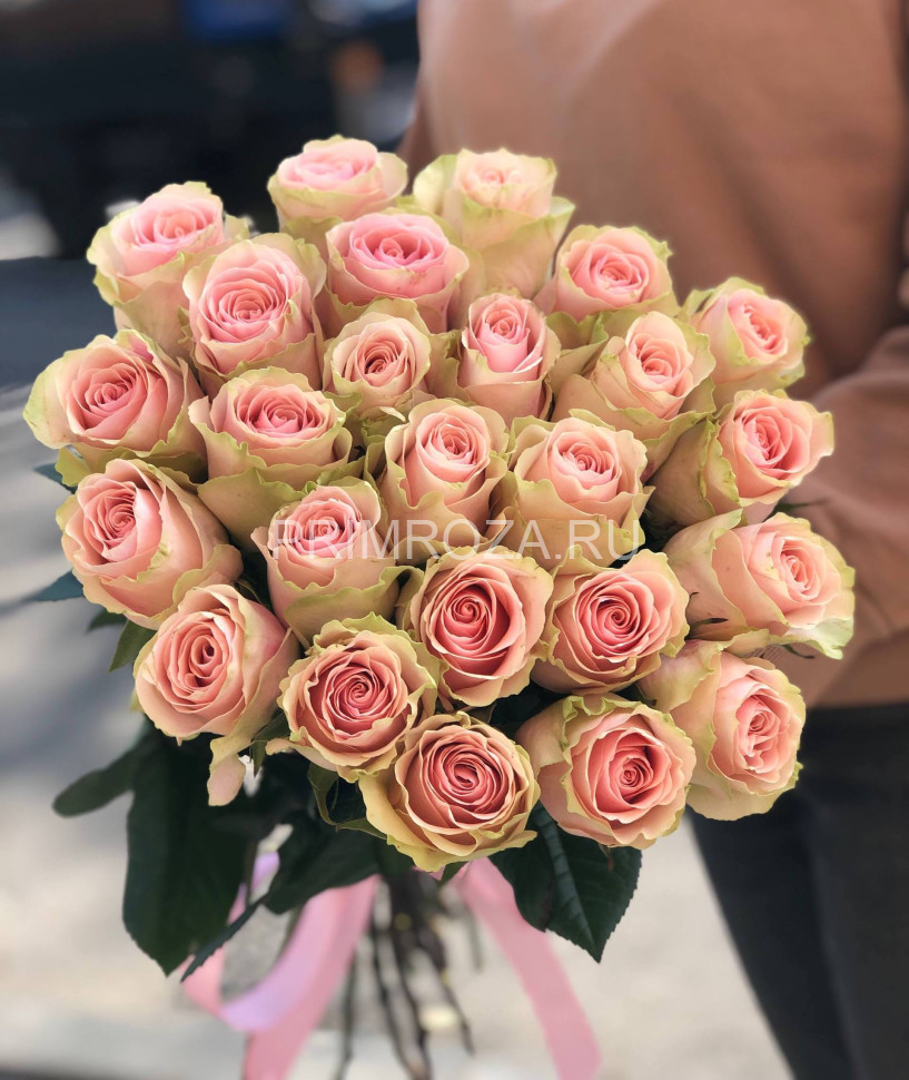 Букет из 25 роз Эквадор #H6888 Flowers delivery Vladivostok