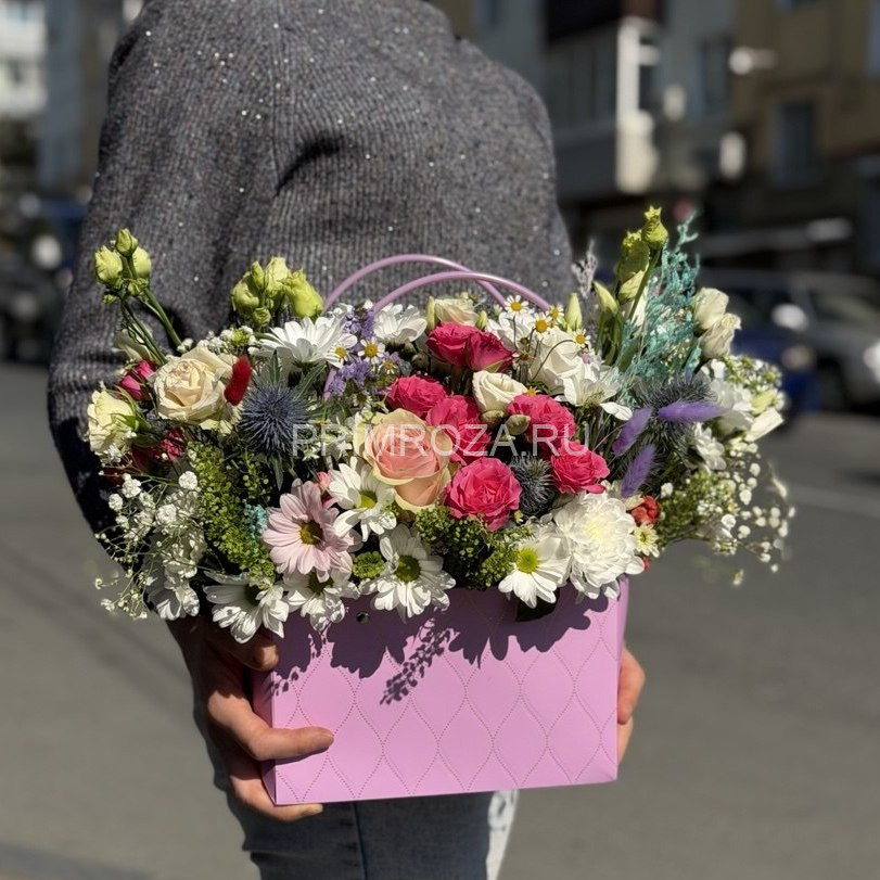Сборный букет в сумочке #A3017 Flowers delivery Vladivostok