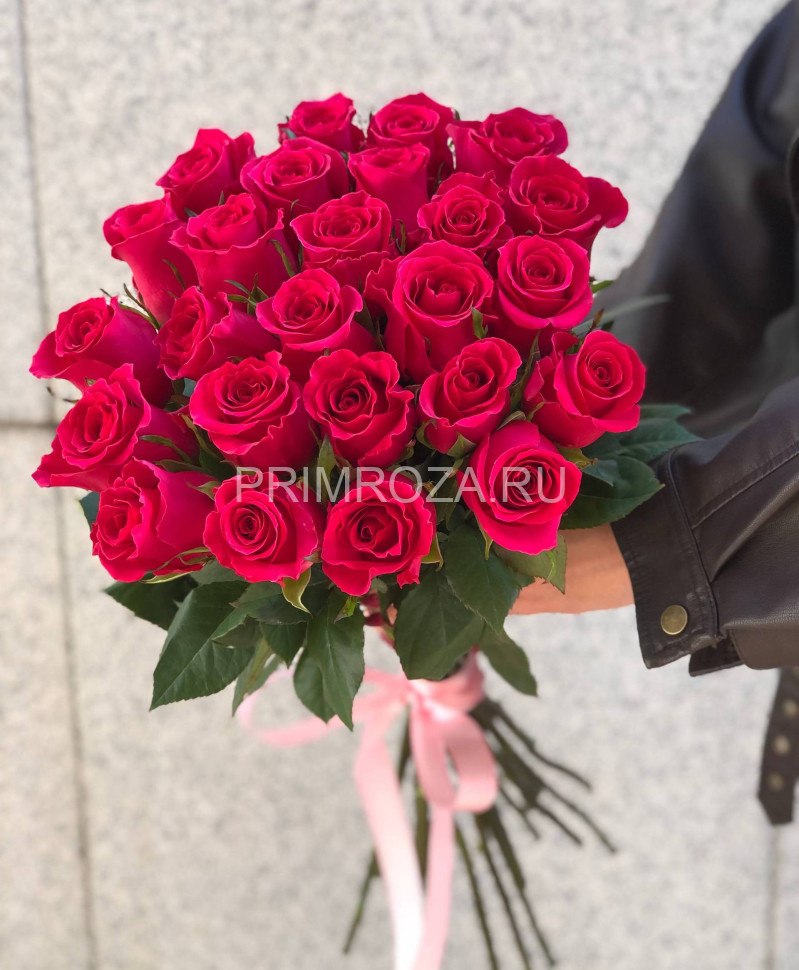 Букет из 25 малиновых роз Эквадор #H6899 Flowers delivery Vladivostok