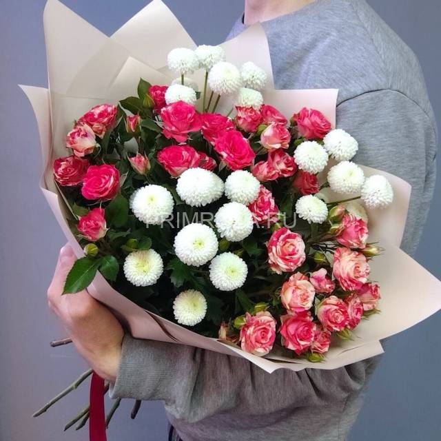Букет с хризантемами и кустовой розой #7355