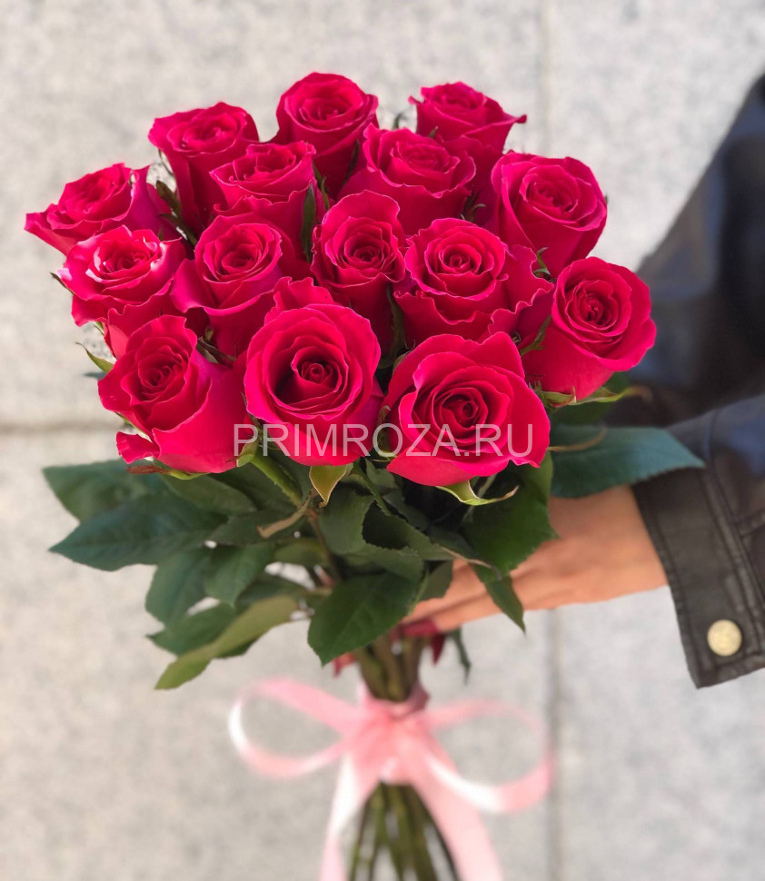 Букет из 15 малиновых роз Эквадор #H6898 Flowers delivery Vladivostok