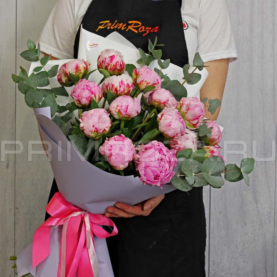 Bouquet of peonies with greenery #P0595 Flowers delivery Vladivostok