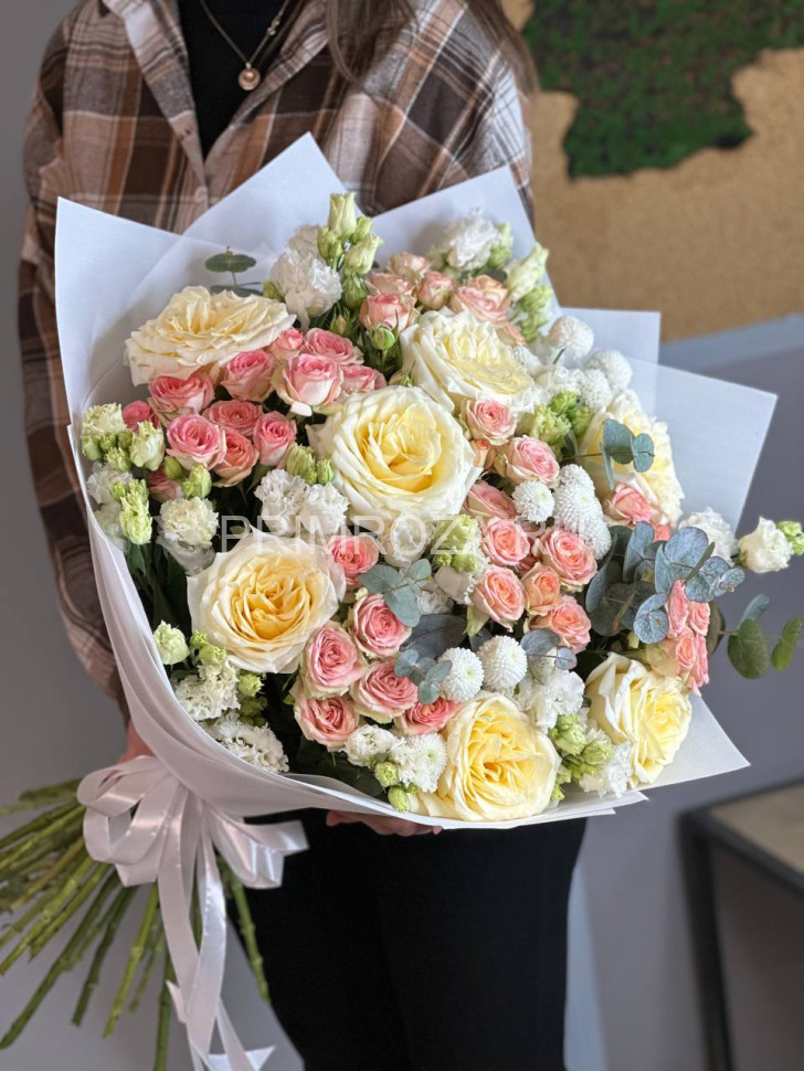 Нежный букет с пионовидными розами #О9087 Flowers delivery Vladivostok