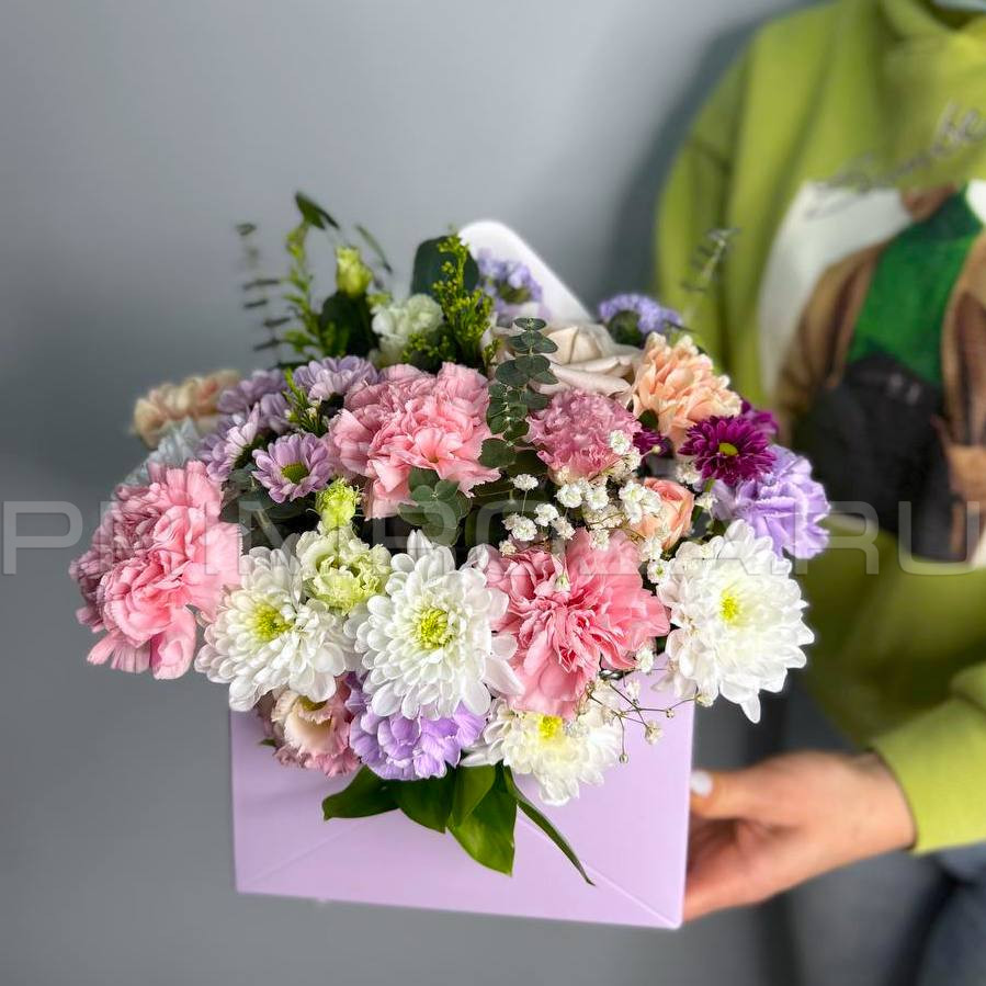Prefabricated bouquet in a decorative envelope #DM61 Flowers delivery Vladivostok