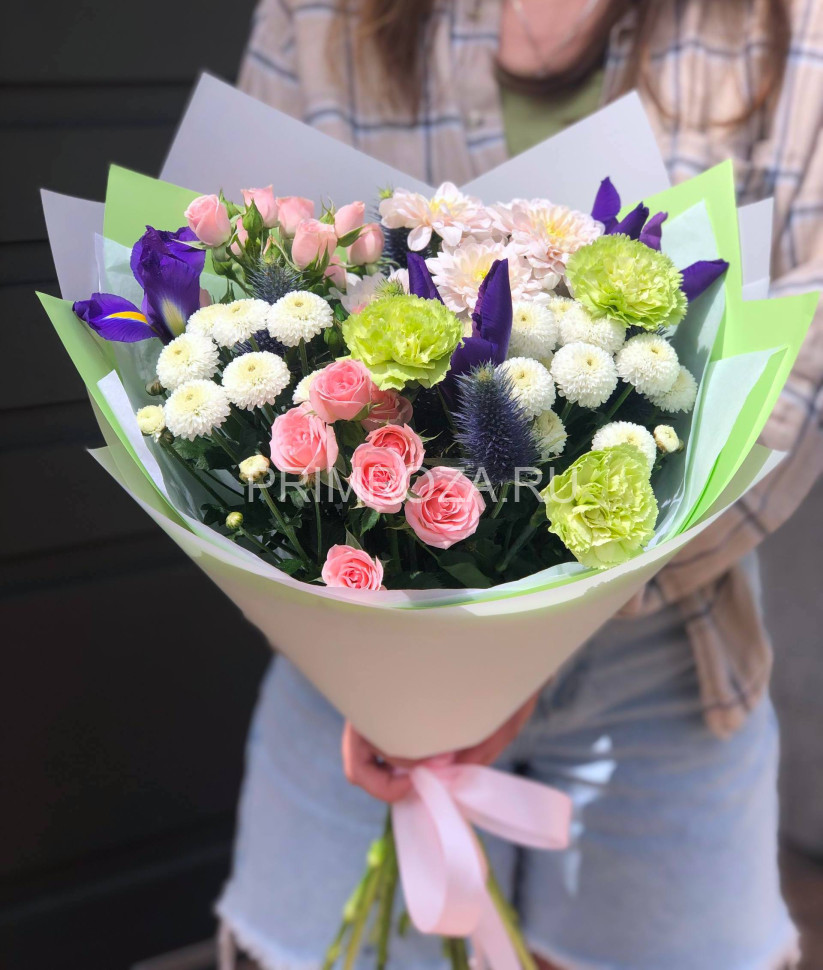 Сборный букет с ирисом #R0070 Flowers delivery Vladivostok