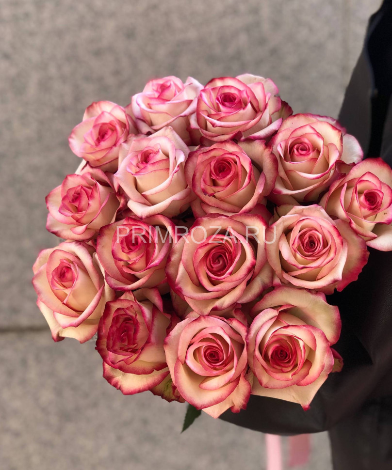 Bouquet of 15 roses Ecuador #H6897 Flowers delivery Vladivostok