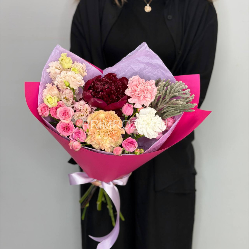 Сборный букет с пионом #В541 Flowers delivery Vladivostok