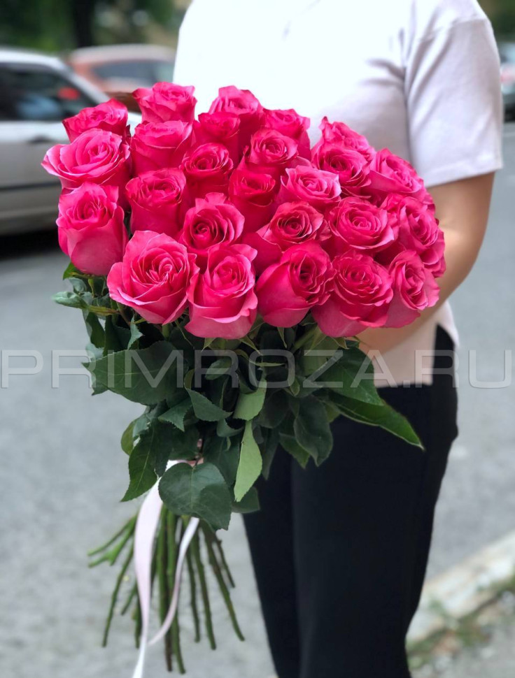Малиновые высокие розы Эквадор#R4544  Flowers delivery Vladivostok