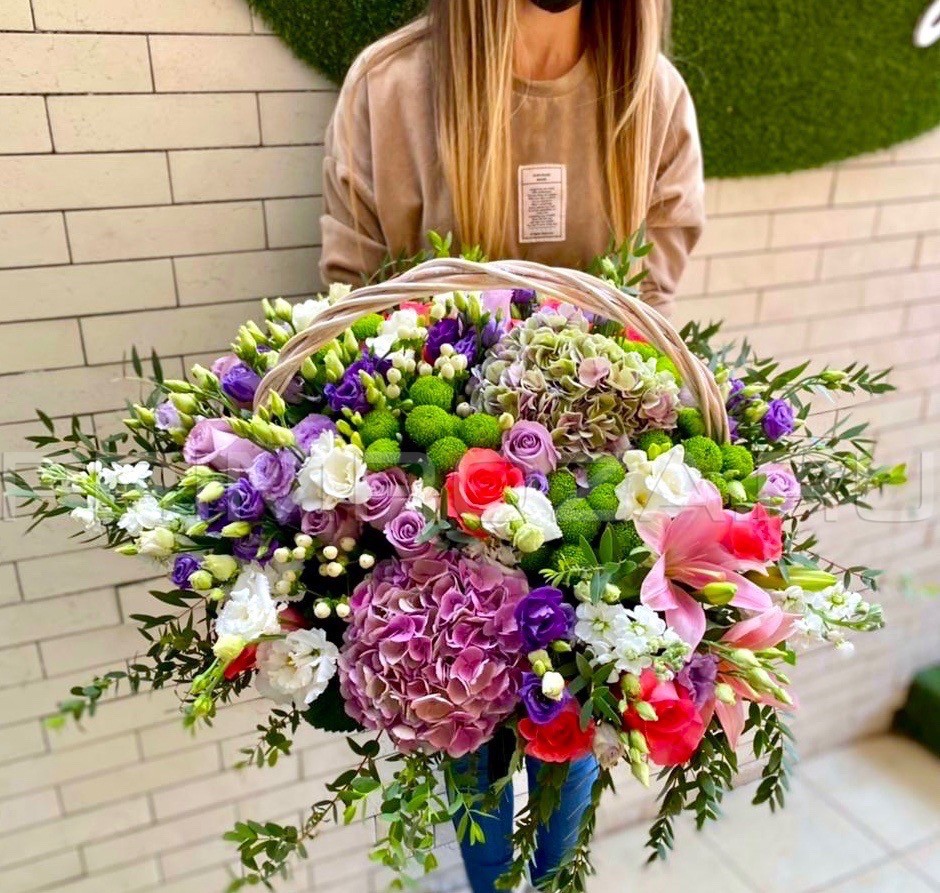 INDIVIDUAL BOUQUET #DM101  Flowers delivery Vladivostok