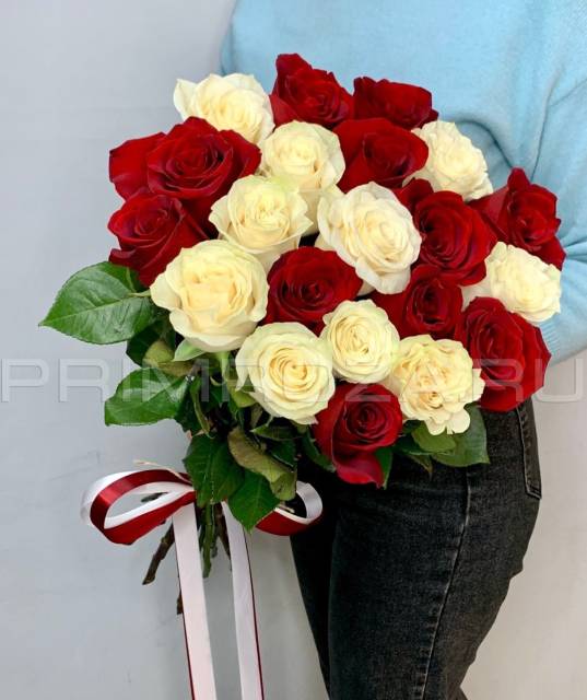 Bouquet of tall white and red roses 