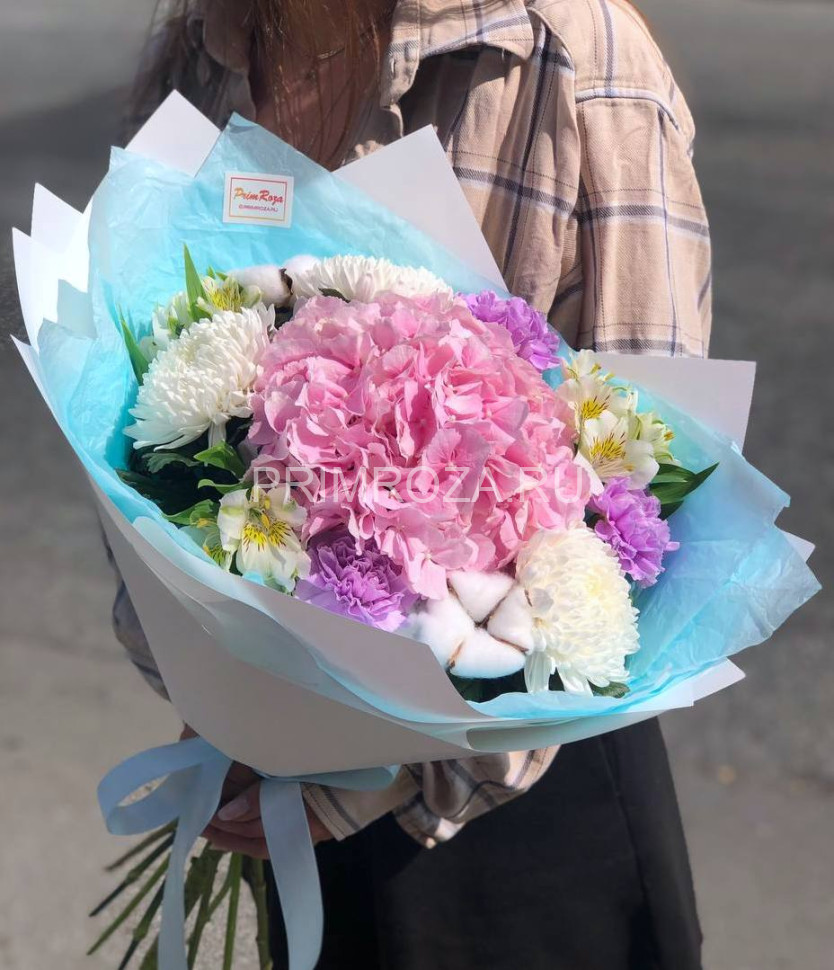 Delicate assorted with hydrangea #R0914 Flowers delivery Vladivostok