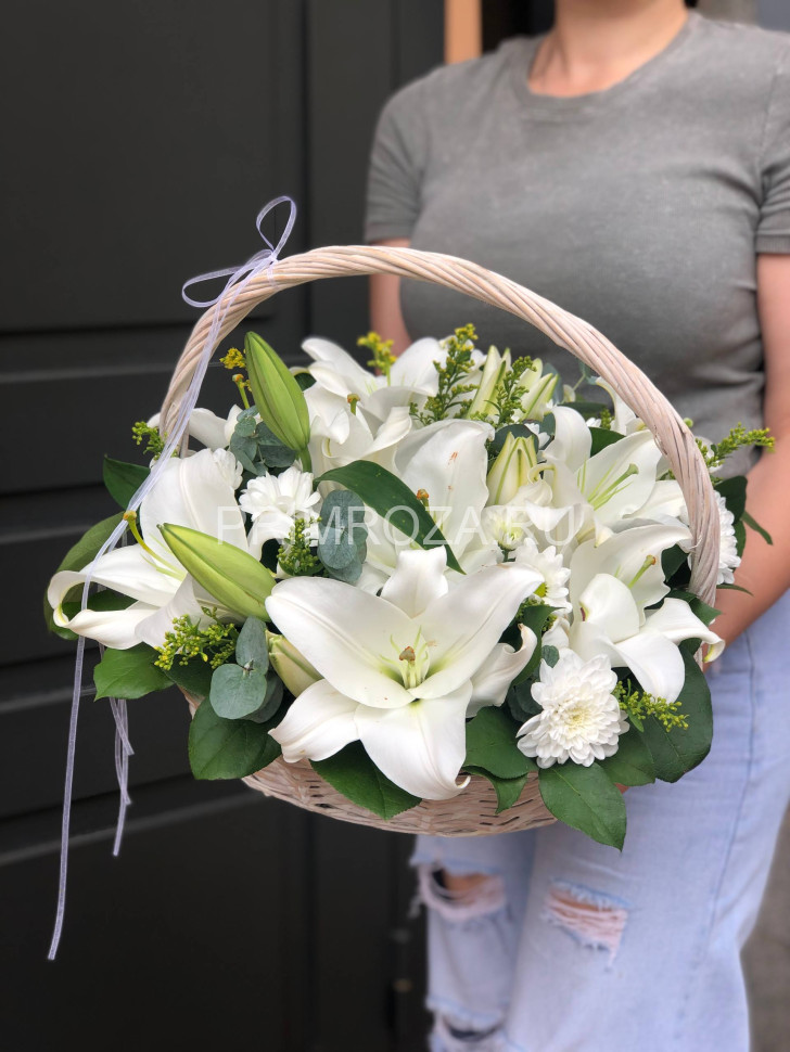 Букет из лилий в корзине #6723 Flowers delivery Vladivostok