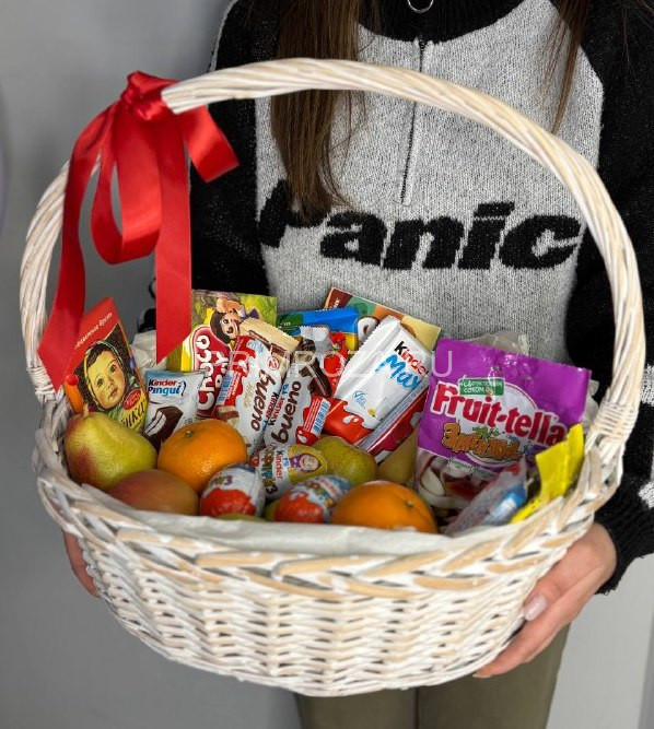 Подарочная корзина #D007 Flowers delivery Vladivostok