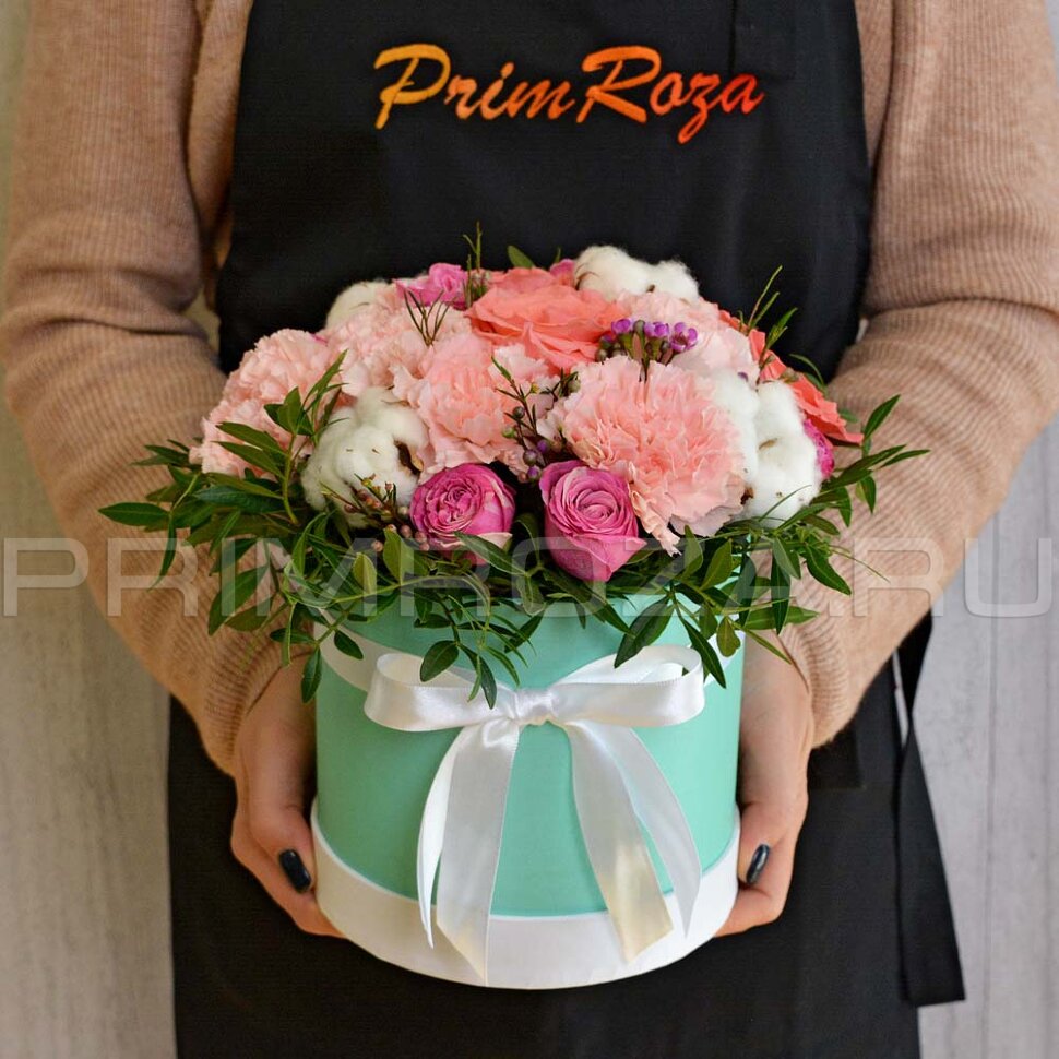 Mixed bouquet in a decorative box #A7869 Flowers delivery Vladivostok