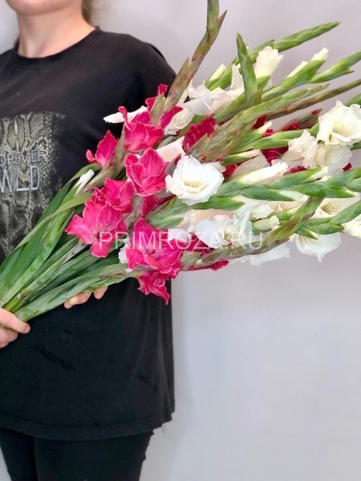 Букет разноцветных гладиолусов  Flowers delivery Vladivostok