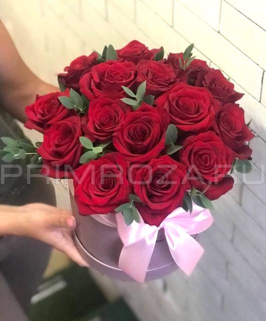 Mixed bouquet of roses in a decorative box #A1579