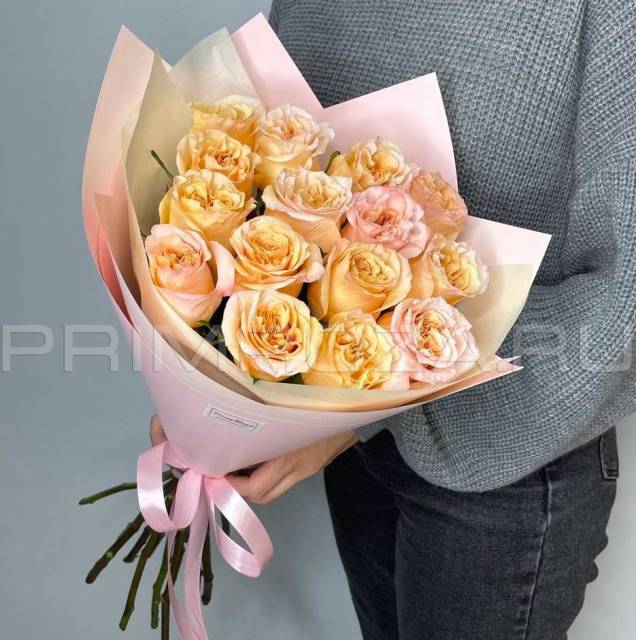 Bouquet of 15 peony-shaped Shimmer roses #R036