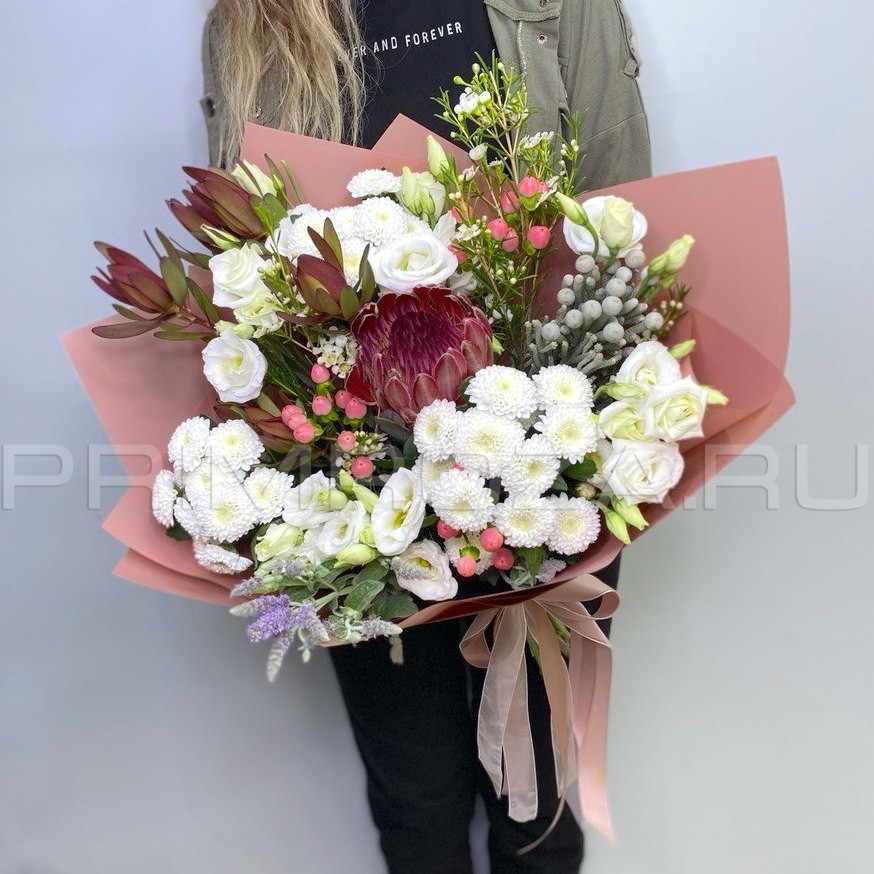 Prefabricated bouquet with protea #A5431 Flowers delivery Vladivostok