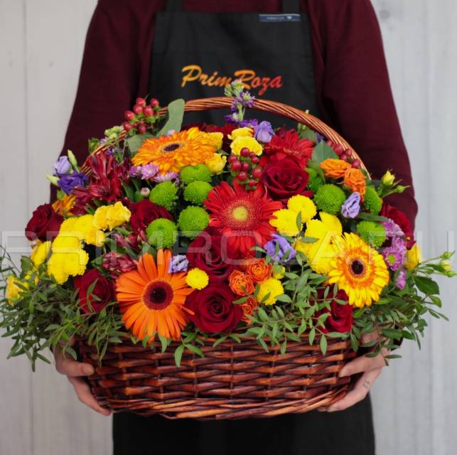 Mixed bouquet in a basket #А6699