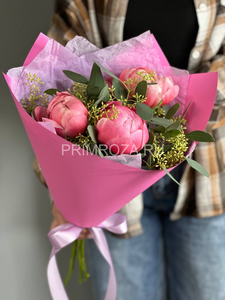 Букет комплимент с пионами #A1599 Flowers delivery Vladivostok